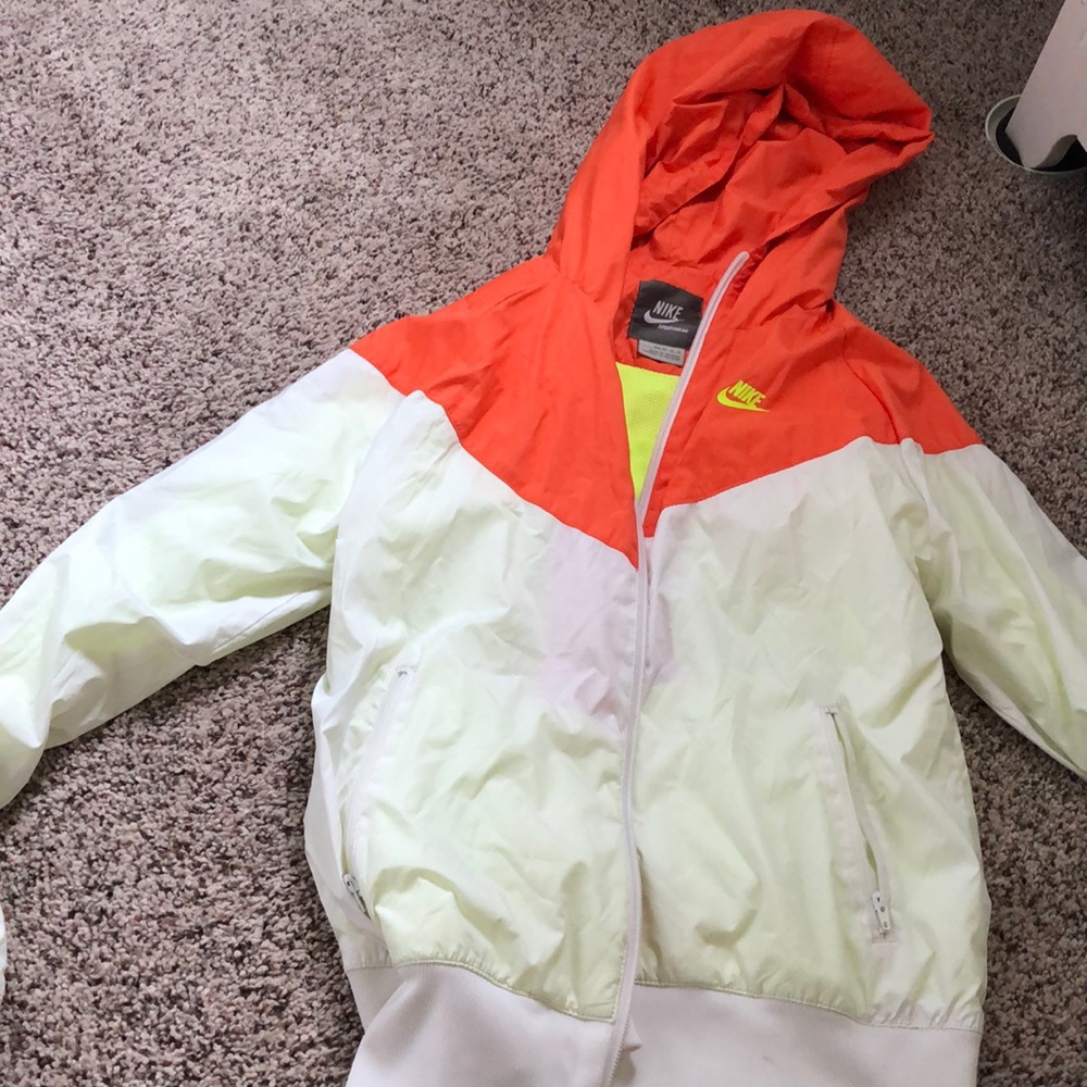 Nile windbreaker